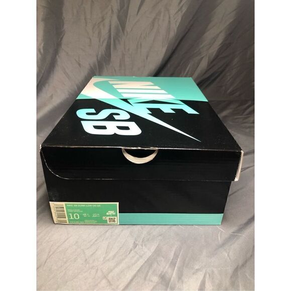 Nike SB Dunk Low Metallic Silver and Black Men’s Size 10 - Picture 8 of 8